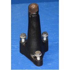 DETROIT DIESEL DD15 RADIATOR MOUNTING SUPPORT BRACKET WITH BOLTS --> 3478