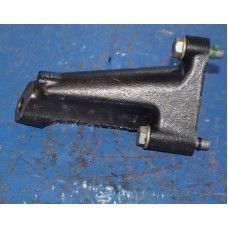 DETROIT DIESEL DD15 RADIATOR MOUNTING SUPPORT BRACKET WITH BOLTS --> 6268